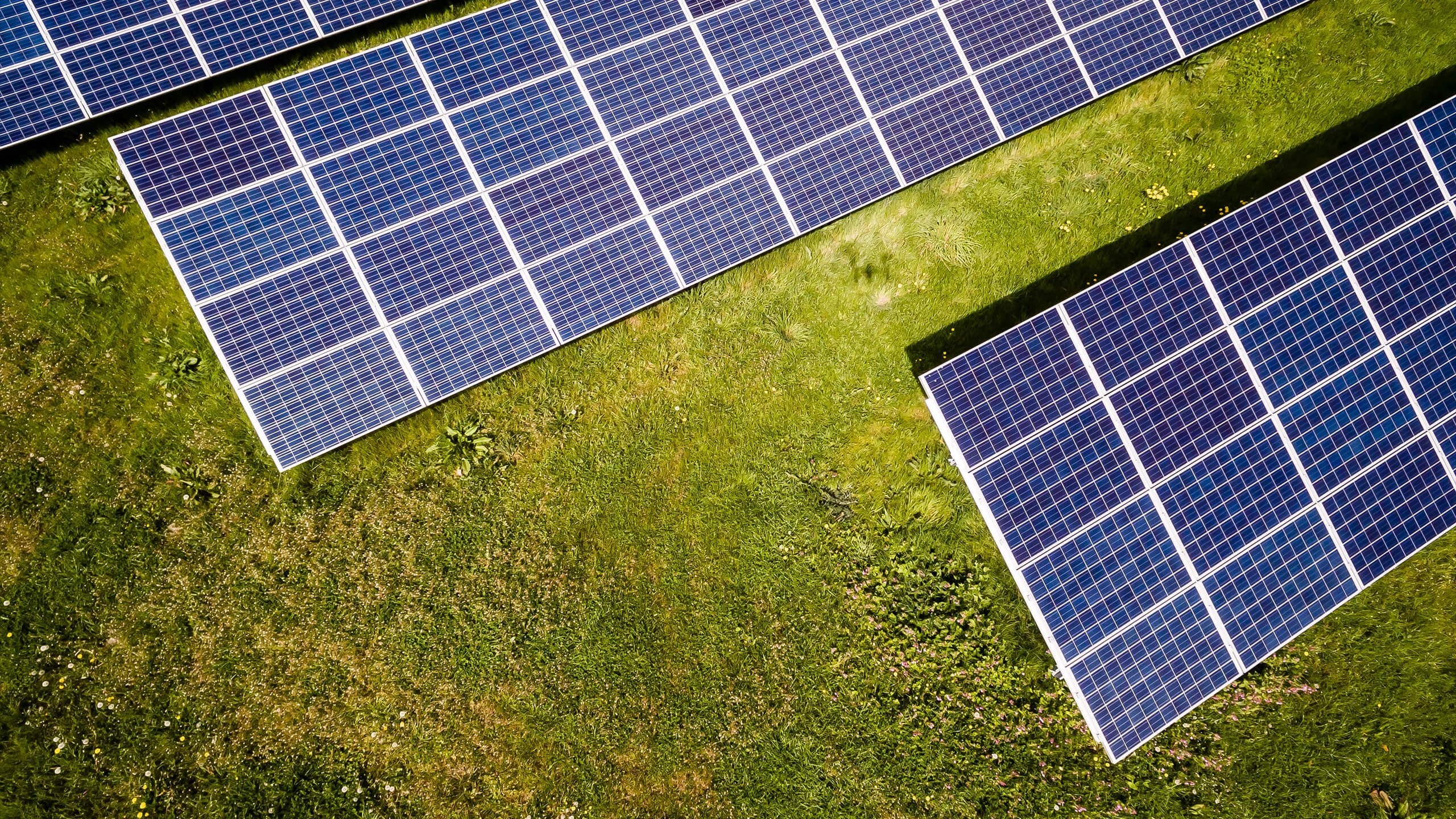 Read more about the article Solar Panel Drone Footage at Garud Survey: A Revolutionary Approach to Solar Energy Inspections